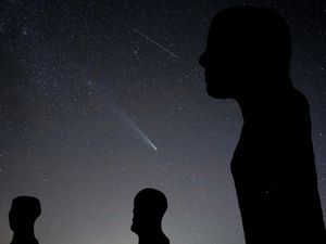 Video: Astronom Temukan Objek Luar Angkasa Asing Diduga Teknologi Alien Video: Astronom Temukan Objek Luar Angkasa Asing Diduga Teknologi Alien