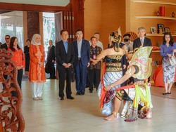 Momen Wapres China Kunjungi Taman Mini Setelah Hadiri Pelantikan Prabowo-Gibran