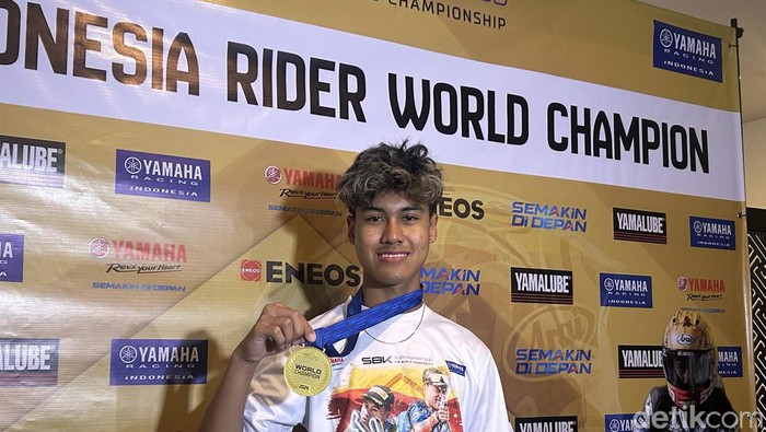 Pebalap motor dunia Aldi Mahendra menjadi korban tabrak lari saat sedang olahraga sepeda di Jogja.