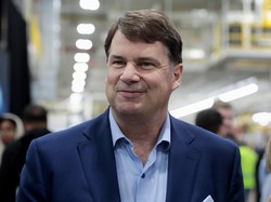 CEO Ford Blak-blakan Punya Mobil Listrik Xiaomi, Sudah Dipakai 6 Bulan