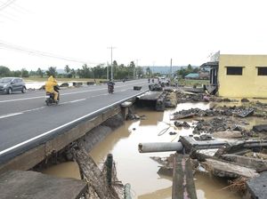 Filipina Dihantam Badai Trami, 100 Orang Tewas-560 Ribu Mengungsi Filipina Dihantam Badai Trami, 100 Orang Tewas-560 Ribu Mengungsi