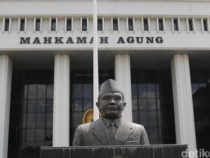 Vonis Kasasi Ronald Ringan, Keluarga Dini Desak Hakim MA Juga Diperiksa Vonis Kasasi Ronald Ringan, Keluarga Dini Desak Hakim MA Juga Diperiksa