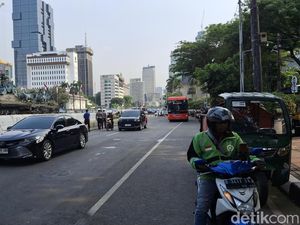 Demo Buruh di Patung Kuda Selesai, Jl Medan Merdeka Barat Dibuka