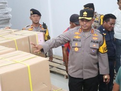 Kapolres Rohul Cek Surat Suara Pilkada, Pastikan Keamanan di Gudang Logistik