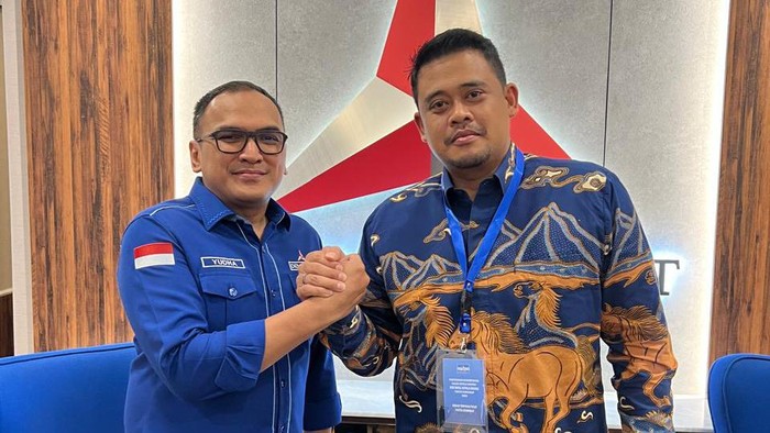 Koordinator Juru Bicara Tim Pemenangan Bobby-Surya, Yudha Johansyah, bareng  Bobby Nasution (Dok. Istimewa)