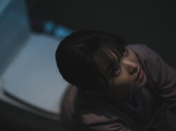 Potret Park Bo Young Jadi Suster di Drakor Light Shop