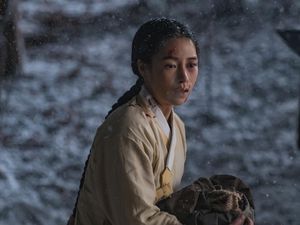 Lim Ji Yeon Jadi Budak di Drakor The Tale of Lady Ok Lim Ji Yeon Jadi Budak di Drakor The Tale of Lady Ok