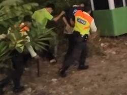 Video: Momen Sekuriti Kejar Maling Tas di Stasiun Pocin yang Kabur Loncat Pagar