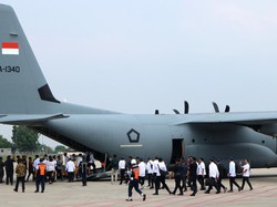 Pengalaman Tak Biasa Menteri-menteri Tegang Naik Hercules