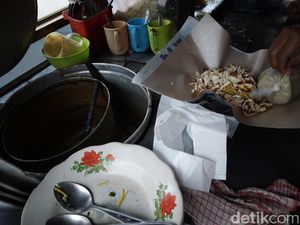 Sedap Kenyal Mie Koclok Mang Udin yang Legendaris di Cirebon Sedap Kenyal Mie Koclok Mang Udin yang Legendaris di Cirebon