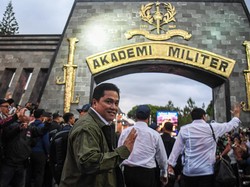 Video Serba-serbi Retret Menteri di Magelang: Naik Hercules-Pakai Baju Loreng