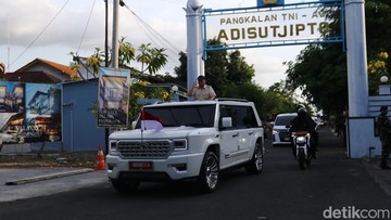 Prabowo Terbang Bak Elang dengan Maung Garuda dari Jogja ke Magelang
