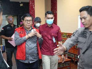 Hakim Pembebas Ronald Ajukan Pinjam Rekening untuk Pemakaman Mertua Hakim Pembebas Ronald Ajukan Pinjam Rekening untuk Pemakaman Mertua