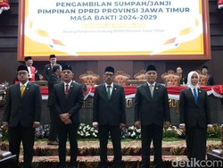 5 Pimpinan DPRD Jatim Diambil Sumpah Jabatan, ini Daftarnya