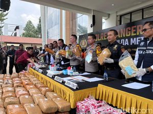 Serbuk Ekstasi Diselundupkan dari Belanda ke Tangsel, Dikamuflase Asbak Serbuk Ekstasi Diselundupkan dari Belanda ke Tangsel, Dikamuflase Asbak