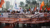 Ribuan Buruh Demo di Patung Kuda, Tuntut Kenaikan Upah 10%