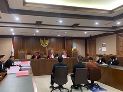 3 Terdakwa Kasus Korupsi Jalur KA Besitang-Langsa Dituntut 6-8 Tahun Bui