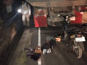 Tabrak Truk Parkir di Jalan Amlapura-Singaraja, Pemotor Luka Parah
