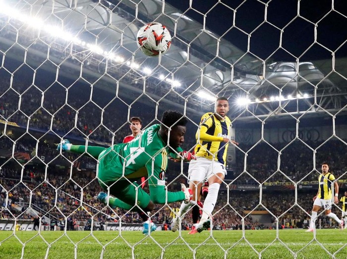 Soccer Football - Europa League - Fenerbahce v Manchester United - Sukru Saracoglu Stadium, Istanbul, Turkey - October 24, 2024
Manchester United's Andre Onana reacts after the match REUTERS/Umit Bektas