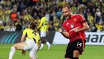 Fenerbahce Vs MU Imbang 1-1, Mourinho Diusir Wasit