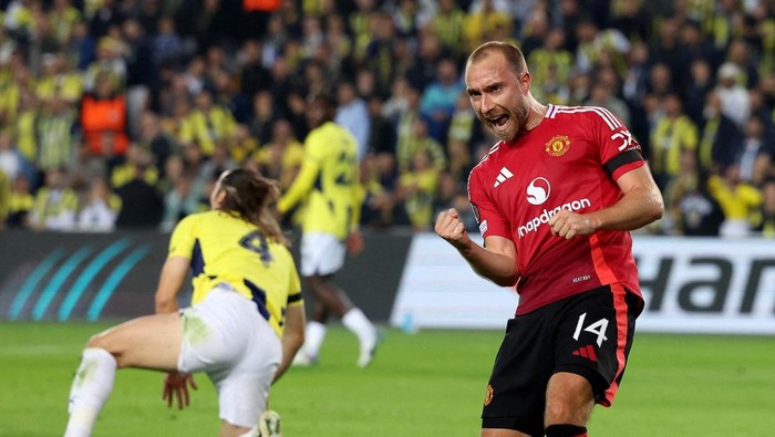 Fenerbahce Vs MU Imbang 1-1, Mourinho Diusir Wasit Soccer Football - Europa League - Fenerbahce v Manchester United - Sukru Saracoglu Stadium, Istanbul, Turkey - October 24, 2024
Manchester United's Andre Onana reacts after the match REUTERS/Umit Bektas