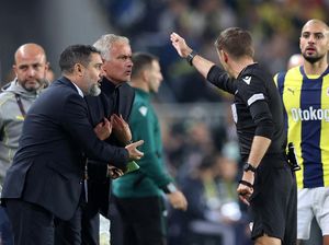 Kesal Dikartu Merah, Mourinho: Lebih Baik Latih Tim Gurem di Inggris