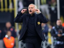 Video Mourinho Diusir Wasit: Kalau Tim Gurem Inggris Butuh Pelatih, Saya Siap