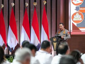 Kapolri Beri Materi Strategi Berantas Korupsi di Retreat Kabinet Merah Putih