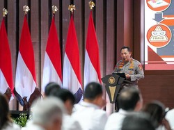 Kapolri Beri Materi Strategi Berantas Korupsi di Retreat Kabinet Merah Putih