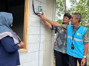 PLN Sambungkan Listrik Gratis ke 261 KK di Jateng-DIY PLN Sambungkan Listrik Gratis ke 261 KK di Jateng-DIY