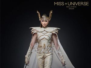 Foto Miss Universe Malaysia Pamer Kostum Nasional Disebut Mirip Power Rangers Foto Miss Universe Malaysia Pamer Kostum Nasional Disebut Mirip Power Rangers