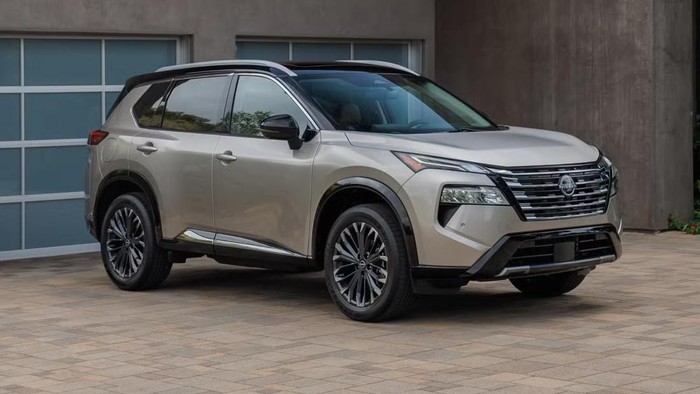 Model modern Nissan Rogue, kembaran Nissan X-Trail Model modern Nissan Rogue, kembaran Nissan X-Trail