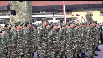 Prabowo Berdiri Tegak bak Prajurit Elit di Barisan Depan Retreat Magelang