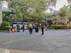 Trans Resort Seminyak Dijaga Ketat Jelang Debat Pilbup Badung, Aparat Siaga