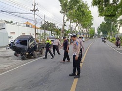 Pikap Tabrak Karimun di Malang, 3 Orang Luka-Sopir Terjepit