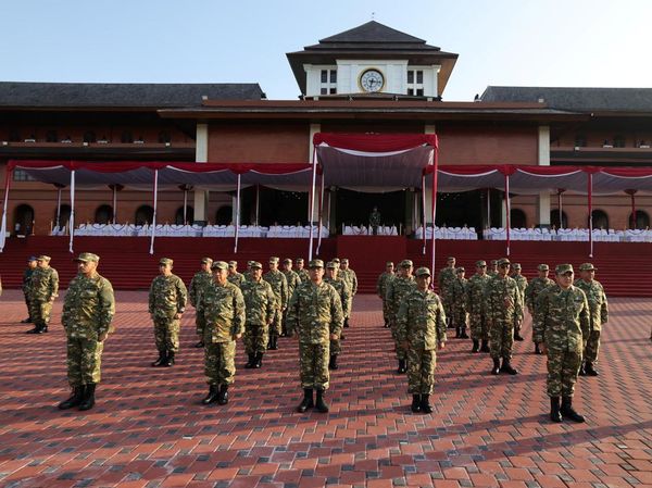 Potret Retreat Prabowo-Menteri di Magelang, Bak Wajib Militer
