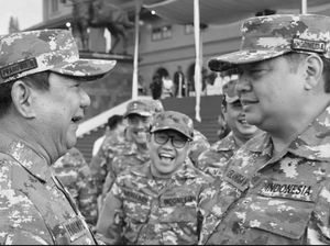 Tawa Lebar Cak Imin di Antara Prabowo dan Airlangga Tawa Lebar Cak Imin di Antara Prabowo dan Airlangga