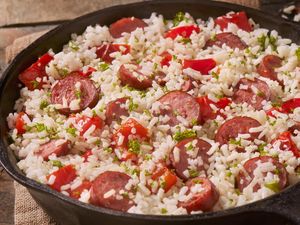 Resep Nasi Sosis dan Paprika yang Gurih Pedas Untuk Sarapan Praktis Resep Nasi Sosis dan Paprika yang Gurih Pedas Untuk Sarapan Praktis