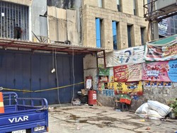 Ruko TKP Kebakaran di Mampang Jaksel Kini Dipasang Garis Polisi