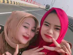 Viral 2 TikToker Bikin Konten di Atas Pikap Saat Lintasi Suramadu Viral 2 TikToker Bikin Konten di Atas Pikap Saat Lintasi Suramadu