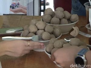 Bakso Kapok Lamongan, Ambil Sepuasnya Cuma Rp 15 Ribu Bakso Kapok Lamongan, Ambil Sepuasnya Cuma Rp 15 Ribu