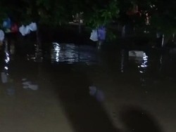 Banjir Bandang Terjang Tambakromo Pati, Jalan-Sekolah Terendam Lumpur