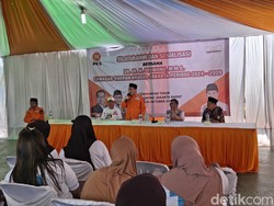 Sapa Warga Cengkareng, Suswono Tawarkan Gerakan Tiap Rumah Tanam Cabai