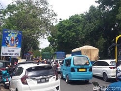 Lalin Depan KIMA Menuju Dalton Macet Parah Jelang Debat Pilwalkot Makassar
