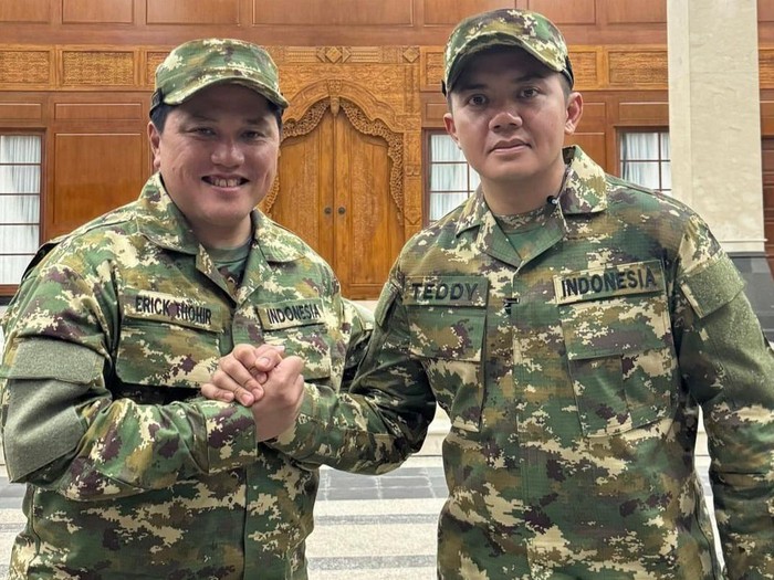 Momen Erick Thohir dan Mayor Teddy Momen Erick Thohir dan Mayor Teddy