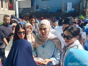 Blusukan Tanpa Suami, Syahnaz dan Nagita Borong Rangining di Lembang Blusukan Tanpa Suami, Syahnaz dan Nagita Borong Rangining di Lembang