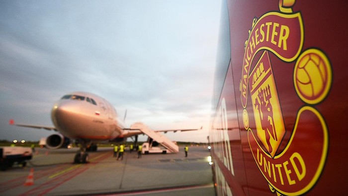GDANSK, POLAND - MAY 24: A general view as the plane of Manchester United arrives at the airport ahead of the UEFA Europa League Final between Villareal CF and Manchester United at Stadion Energa Gdańsk on May 24, 2021 in Gdansk, Poland. (Photo by Tullio Puglia - UEFA/UEFA via Getty Images)