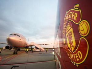 MU Ingin Numpang Pesawat Man City ke Acara Ballon dOr, Eh Ditolak!