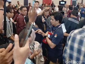 Debat Pilkada Makassar Nyaris Ricuh Usai Tim Seto Bawa Toa, KPU Janji Evaluasi Debat Pilkada Makassar Nyaris Ricuh Usai Tim Seto Bawa Toa, KPU Janji Evaluasi
