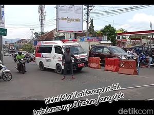 Ambulans Mau Terobos Palang Lintas KA di Sukabumi, Kang Ojek Bertindak